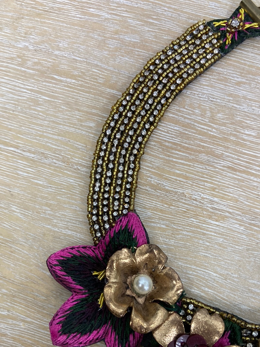 OTRAS.Collar estilo gargantilla