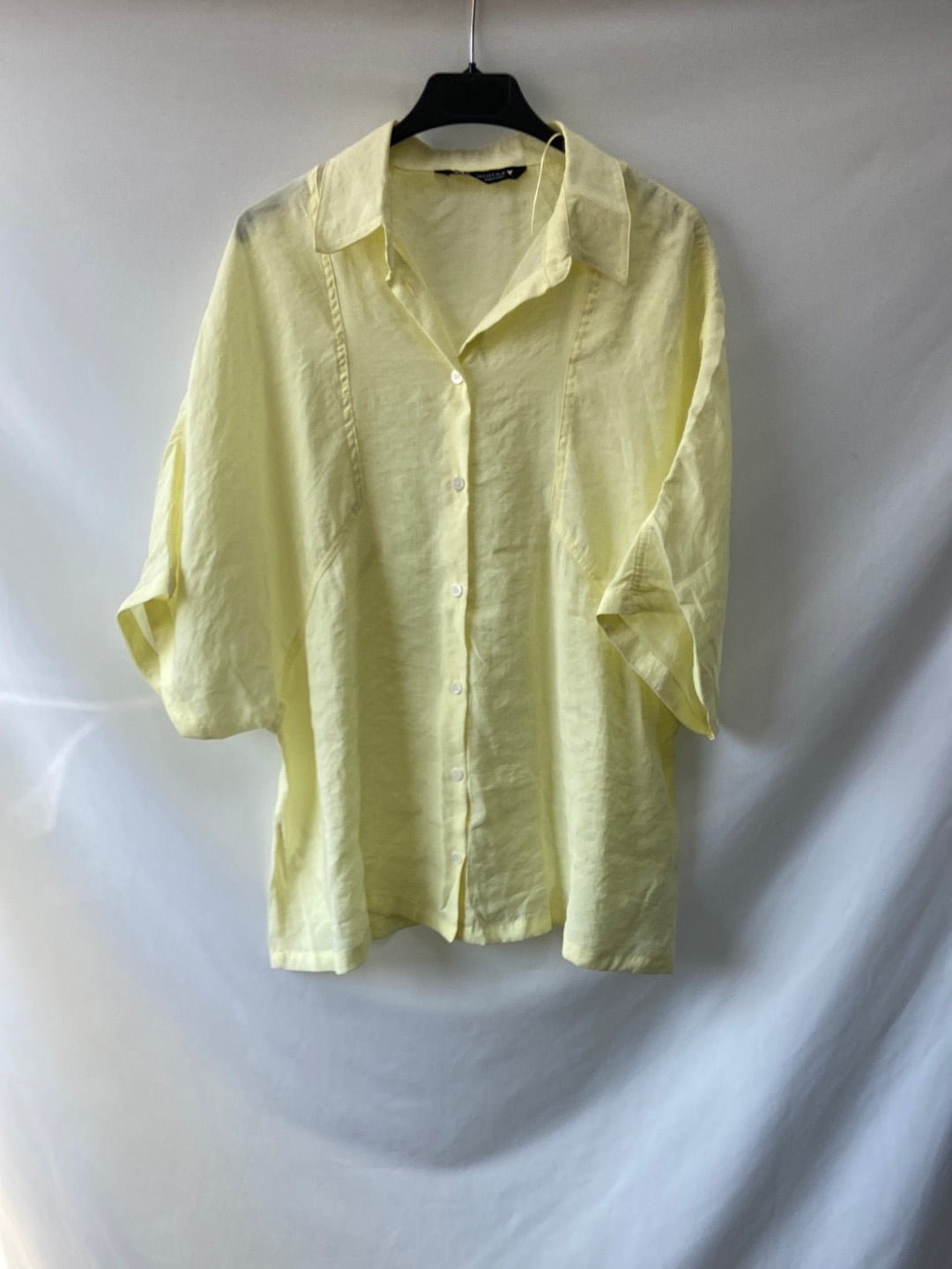 ZARA.Camisa amarilla oversized T.s(tara)