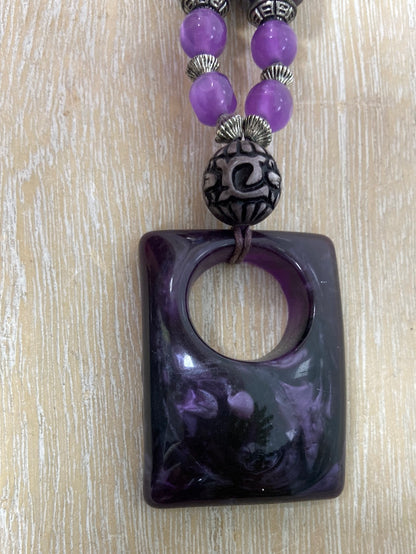 OTHERS. Purple stone necklace