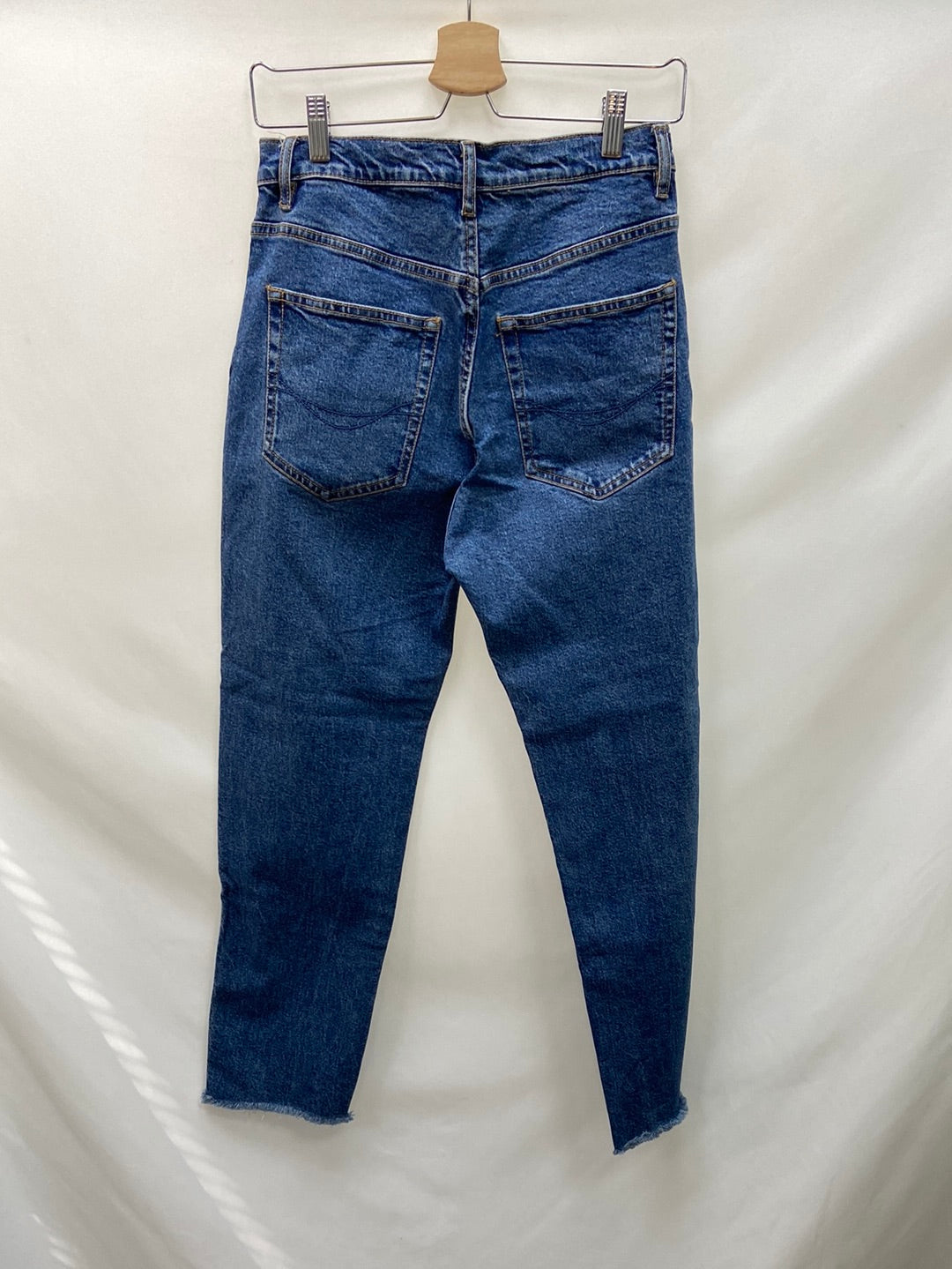 PULL&BEAR.Vaqueros rectos T.36