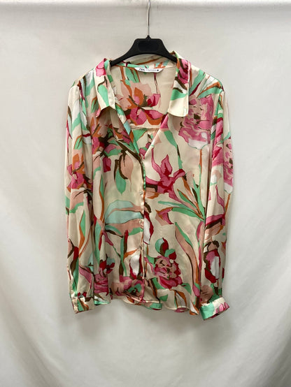 ZARA. Flowy printed blouse T.XXL