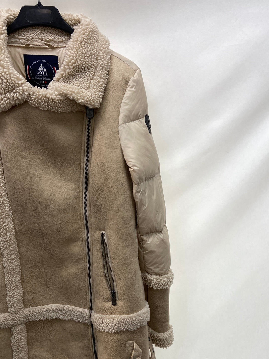 JOTT. Abrigo beige texturas T.s/m