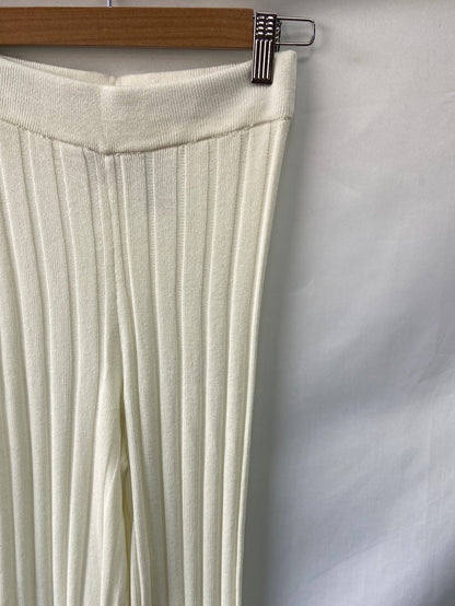 H&m.Pantalones blanco roto punto canalé T.XS
