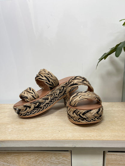 POPA. Sandalias rafia T.37