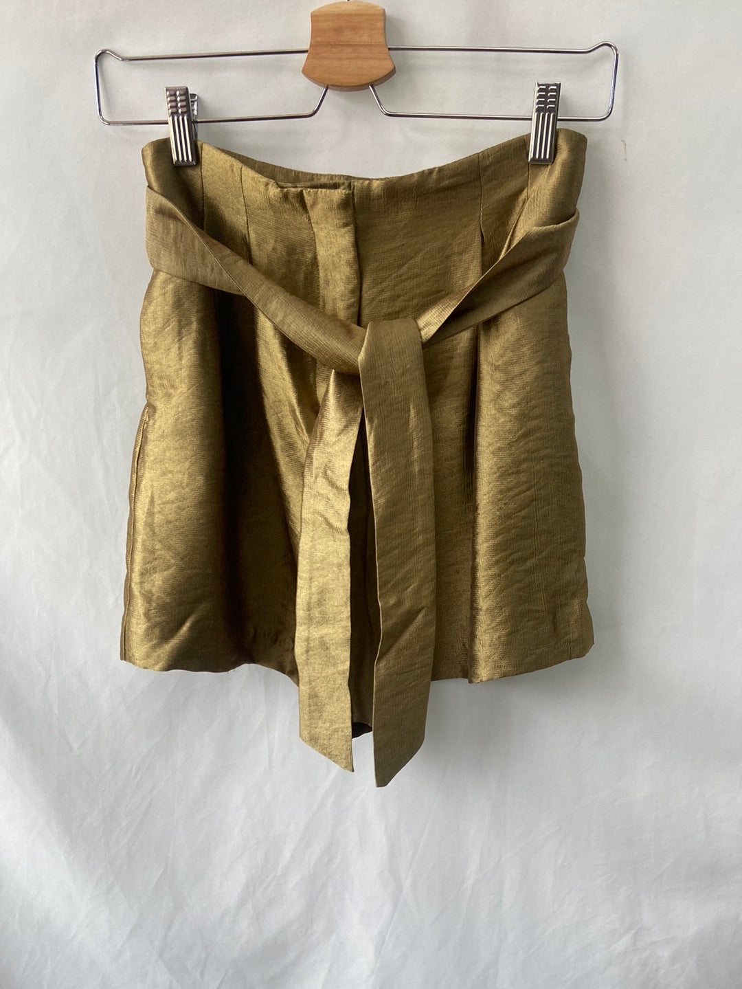 ZARA.Shorts verdes satinados  T.XS