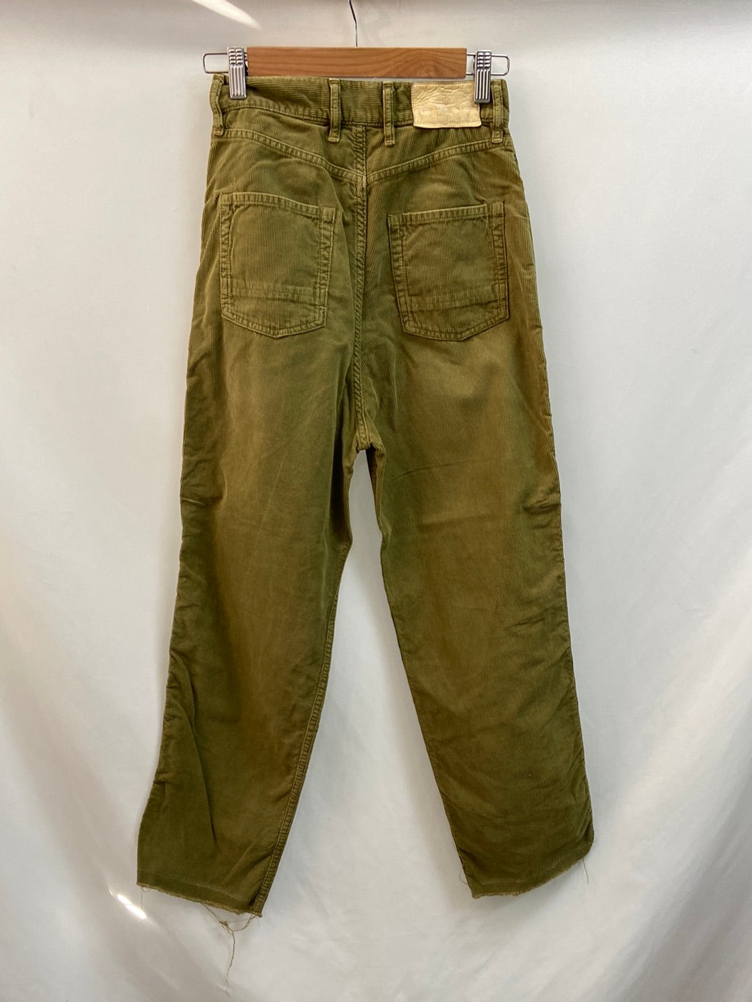 GOLDENGOOSE.Straight green corduroy trousers S.36