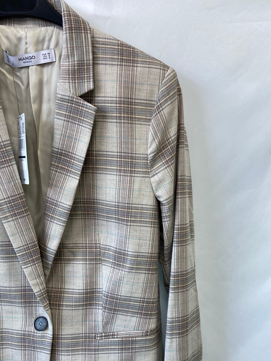 MANGO. Blazer cuadros tonos beiges T.M