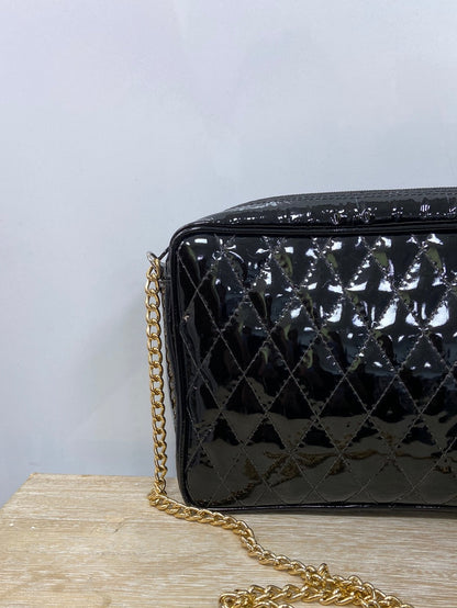 OTHERS. Black patent leather quilted bag