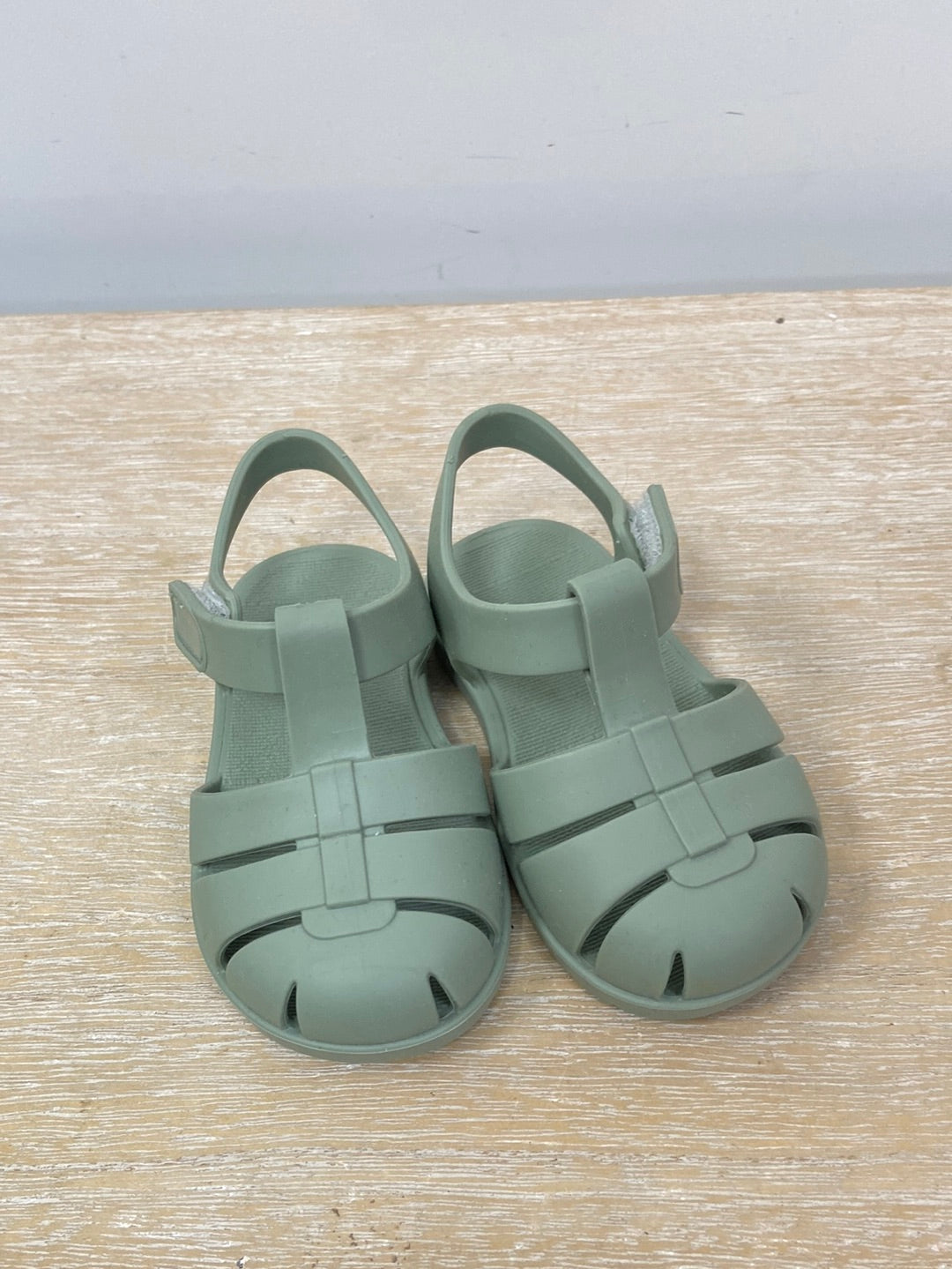 ZARA.Green jelly shoes size 19