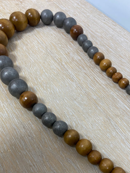 OTRAS.Collar bolas madera largo