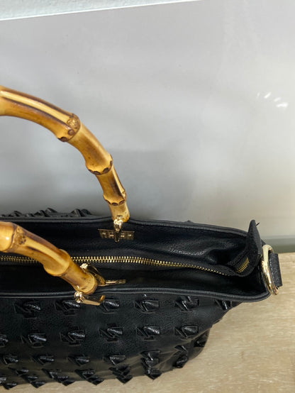 BLUNDELL.Bolso negro piel textura