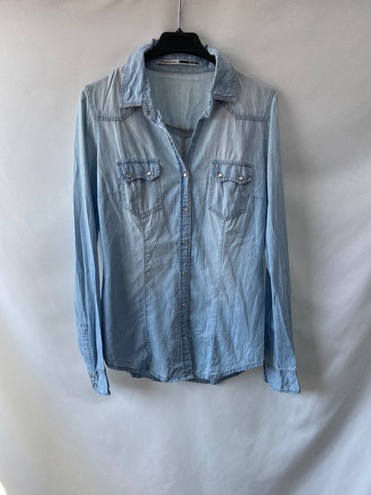 STRADIVARIUS. Ts denim shirt