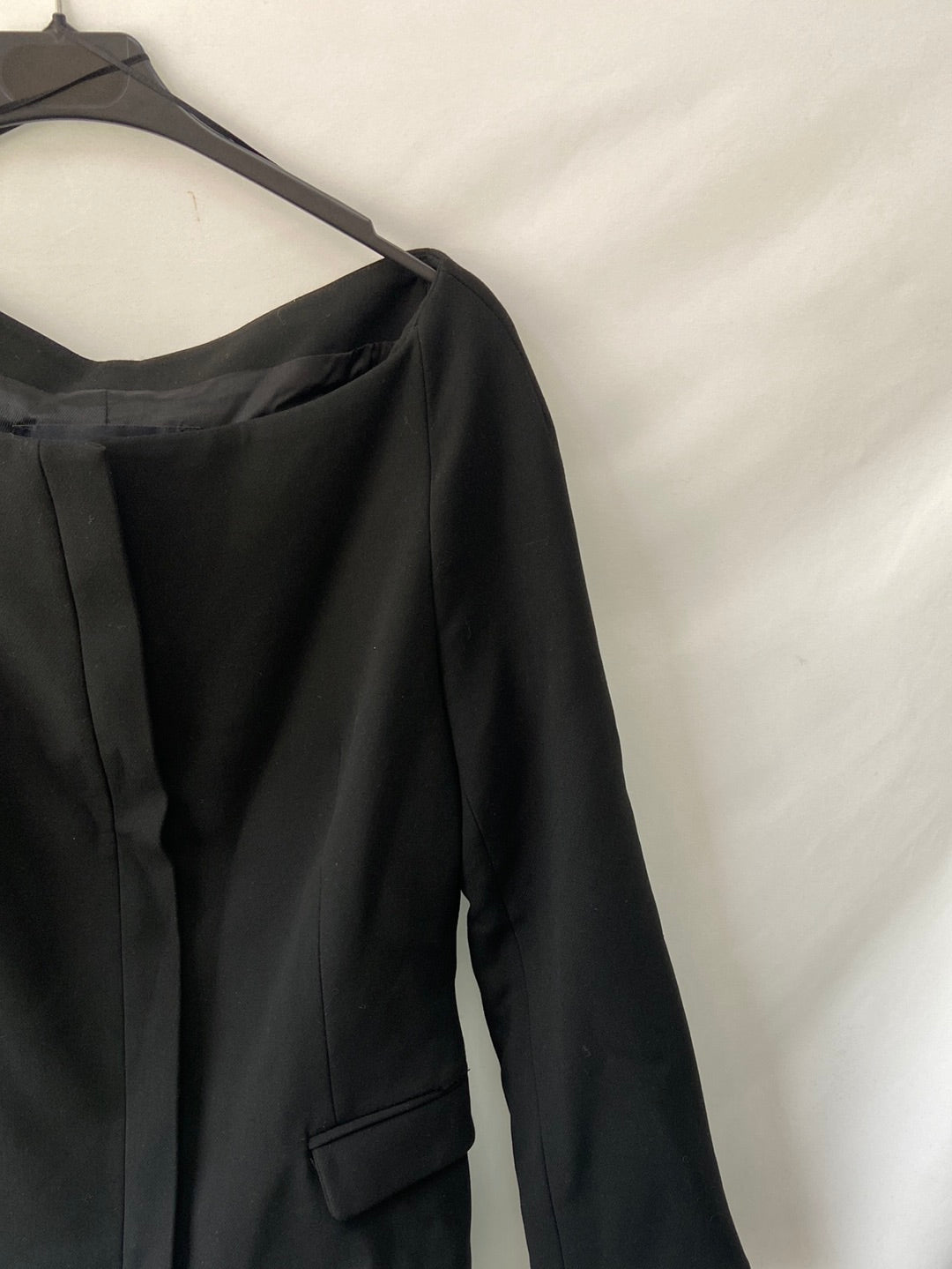 ZARA. Chaqueta negra T.l