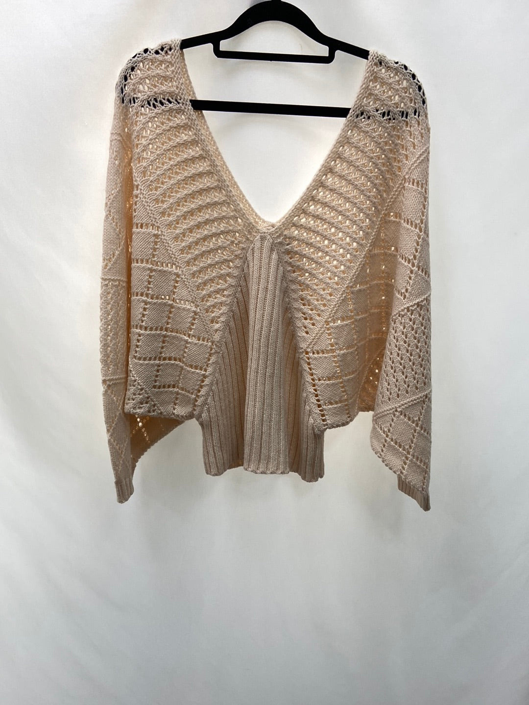 LUSH. Beige crochet sweater TM