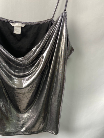 H&M top plateado brillo T.l