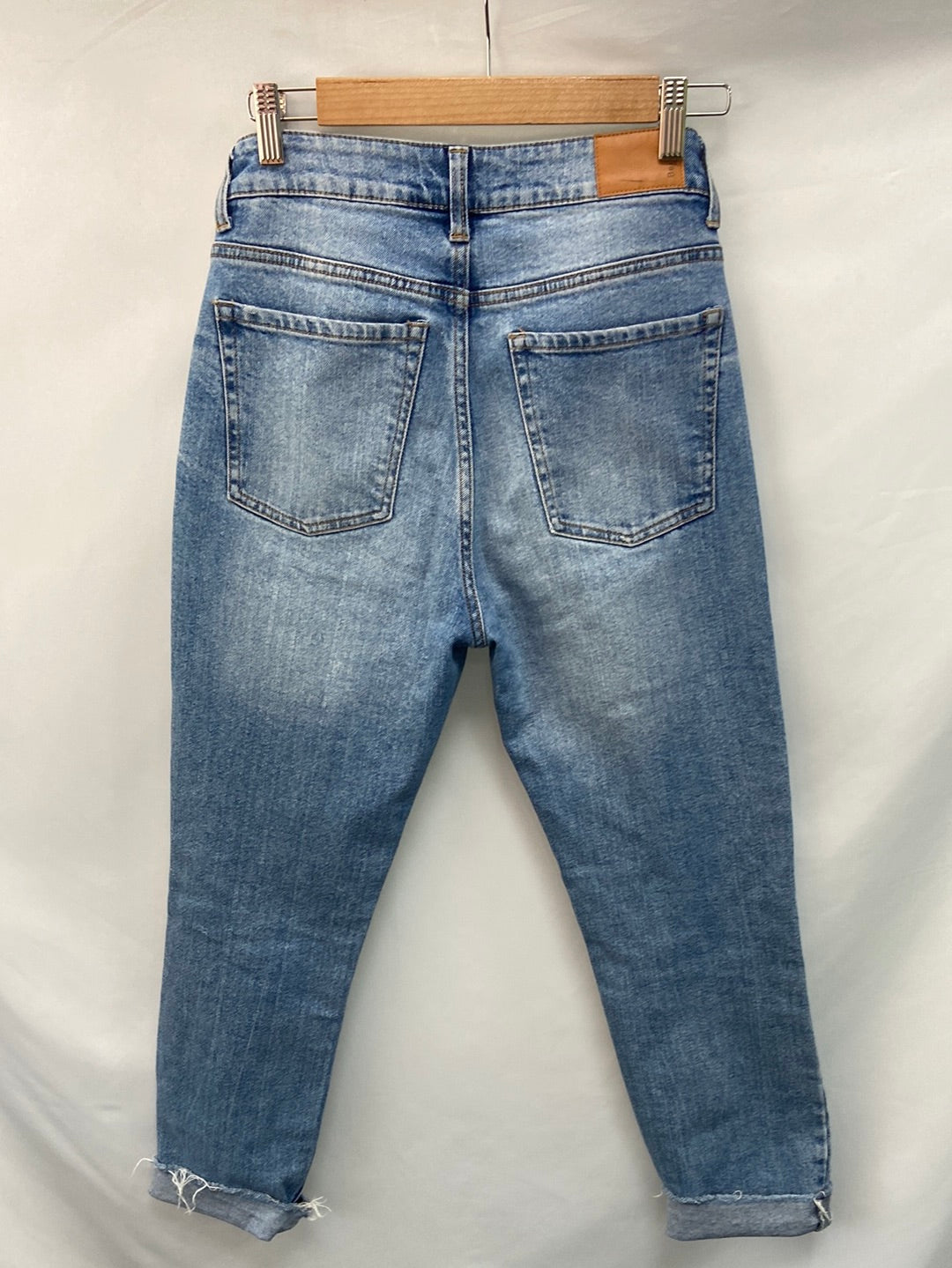 BERSHKA.Pantalones pintura T.36