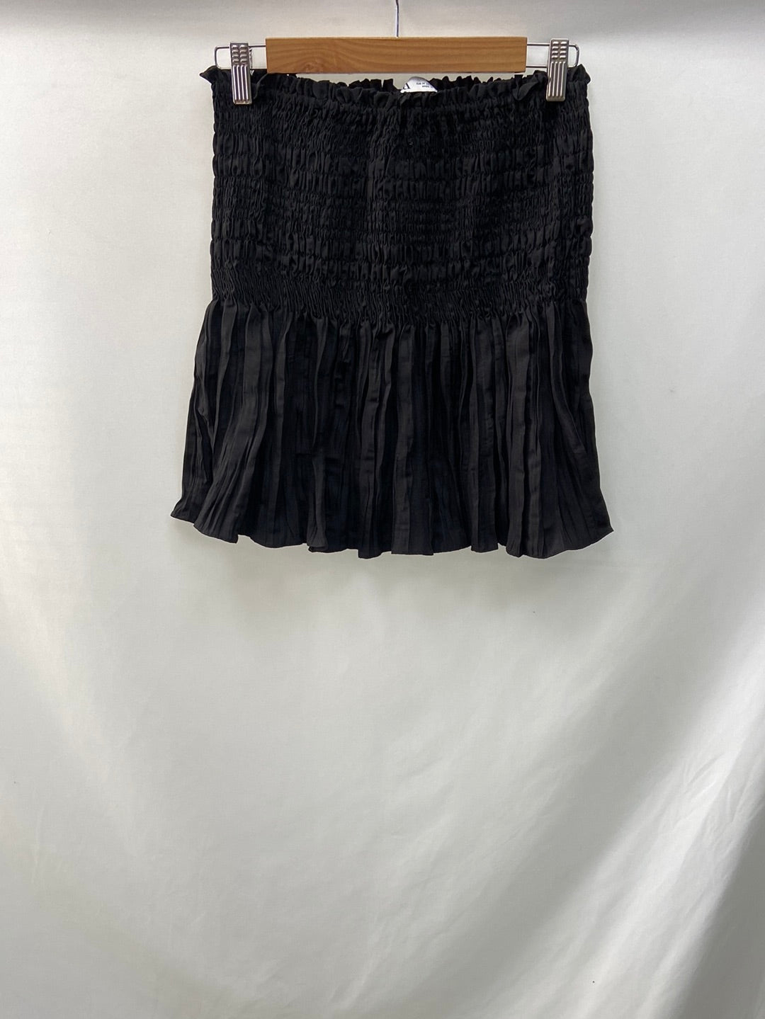 ZARA.Falda corta negra nido de abeja T.M