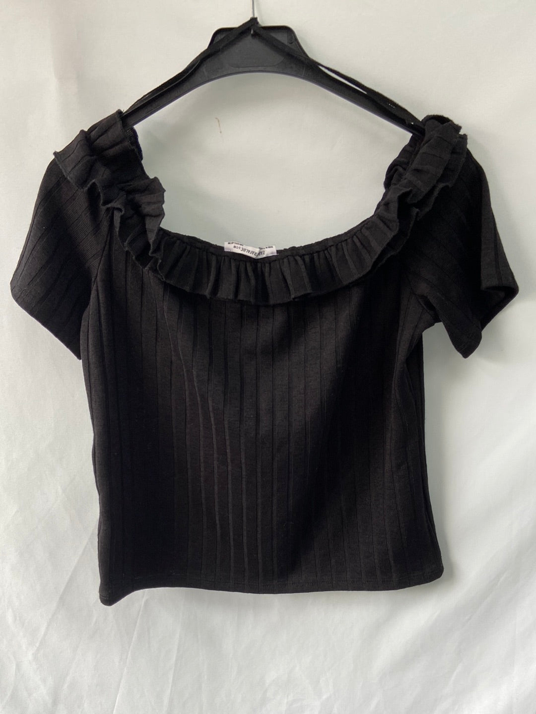 ZARA.Top negro canalé T.L