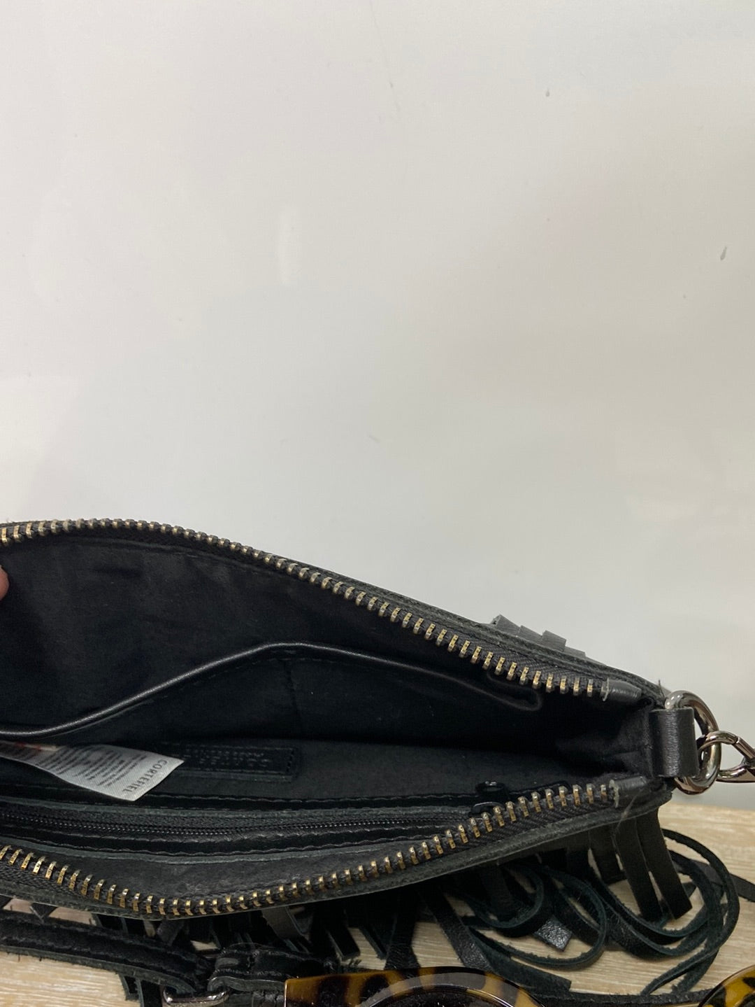 CORTEFIEL.Bolso piel negro flecos