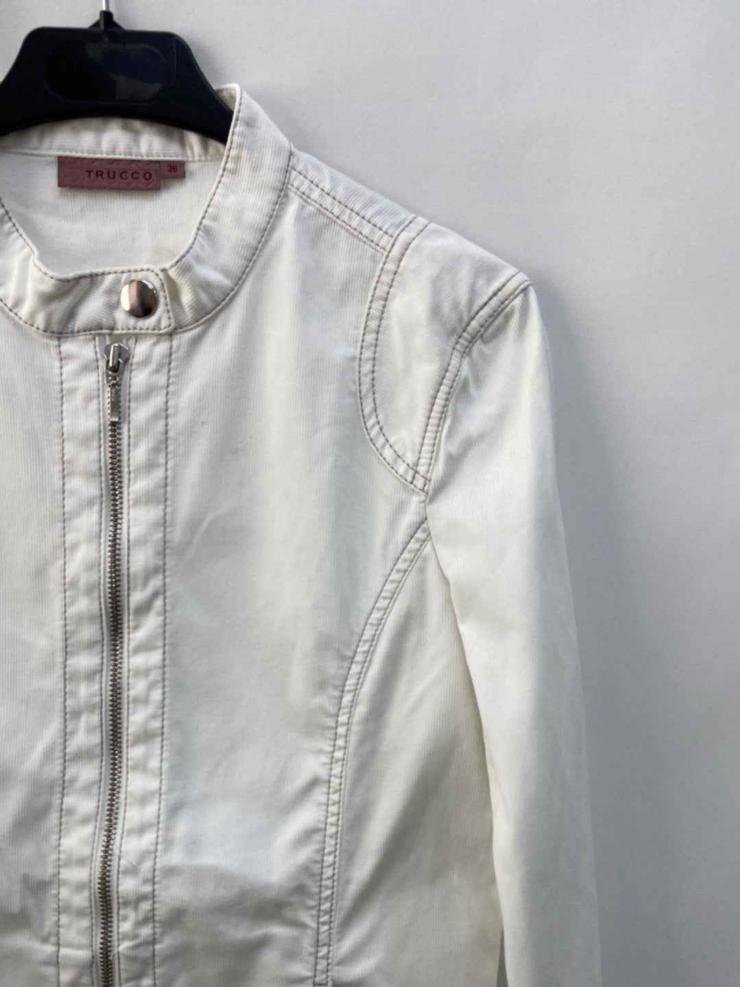 TRUCCO. cazadora blanca denim  T.36