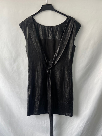 DNKY JEANS. Vestido negro satinado T.34