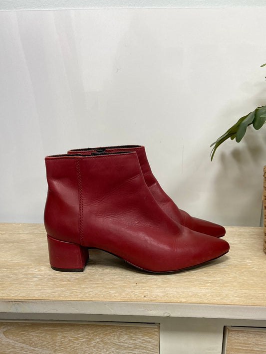 CORTEFIEL. Botin tacon rojo T.38