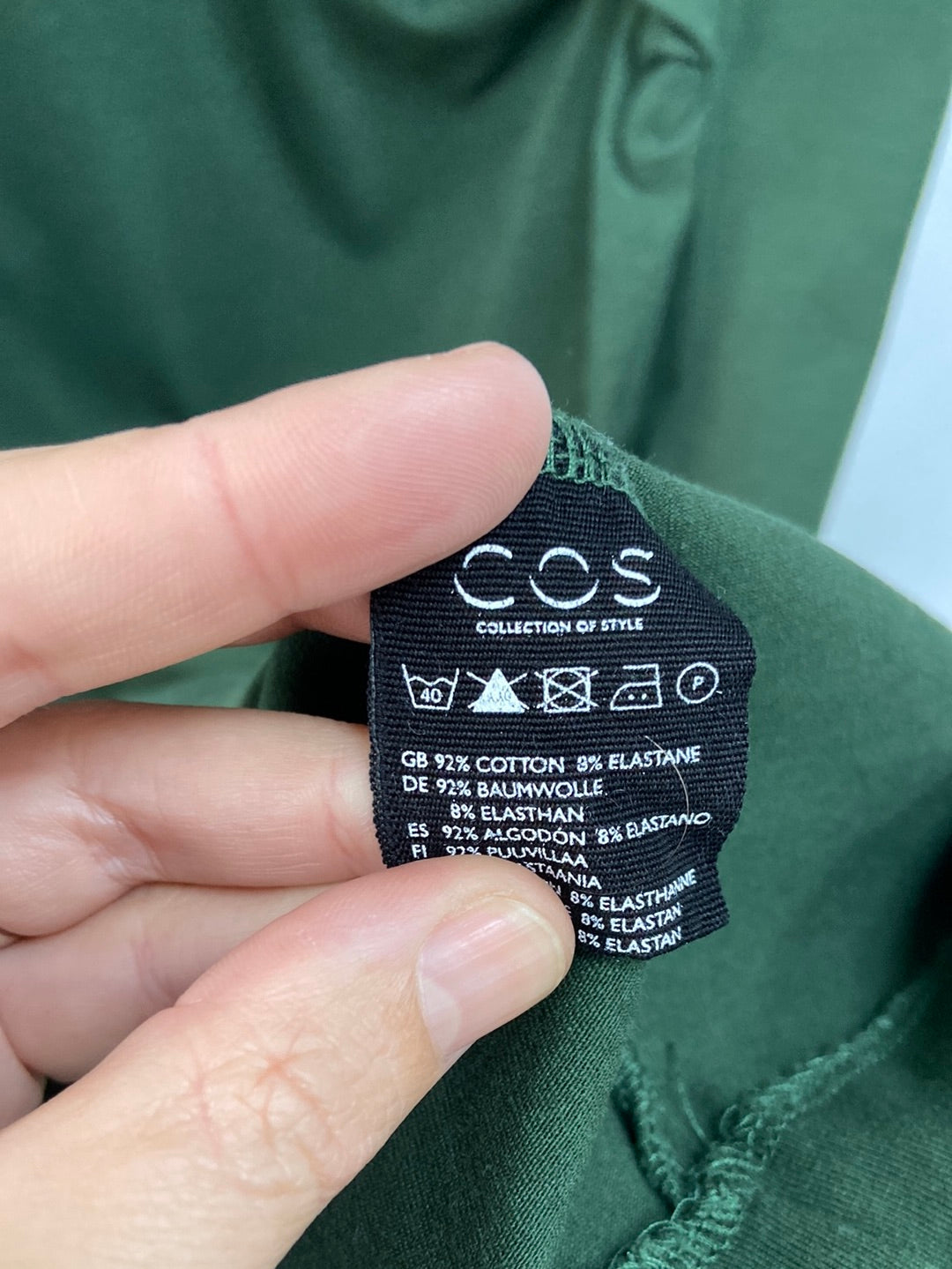 COS. Short green dress Ts