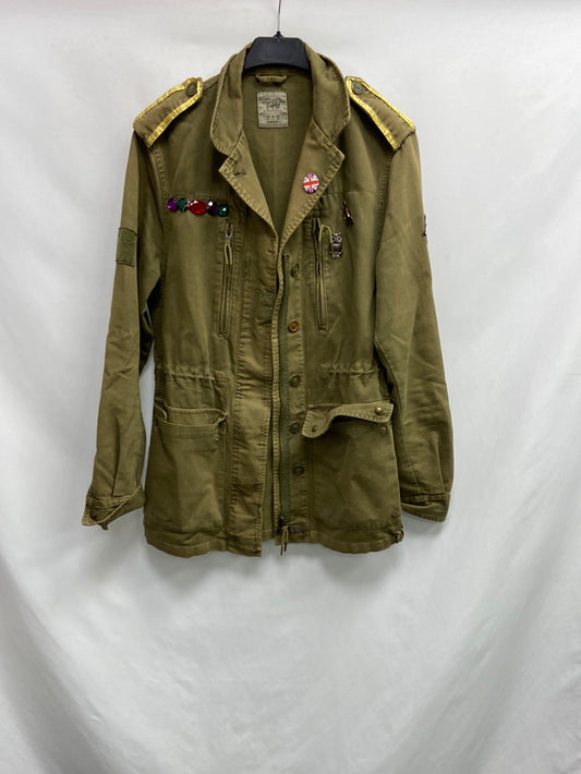 ZARA. parka verde parche T.s