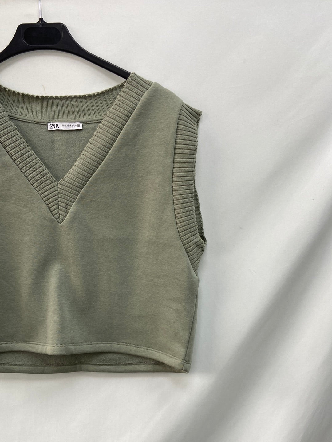ZARA. Ts crop vest