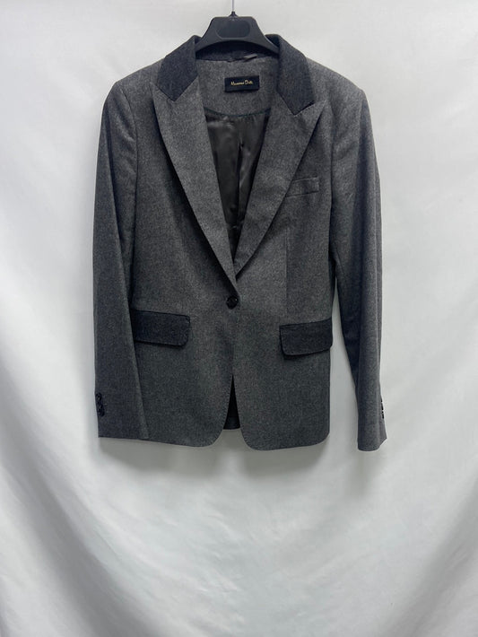 MASSIMO DUTTI. Grey flannel blazer, size 40