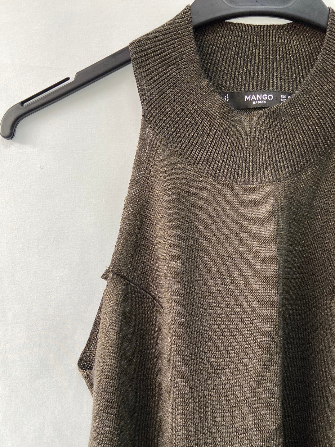 MANGO.Green halter knit top with gold threads TM