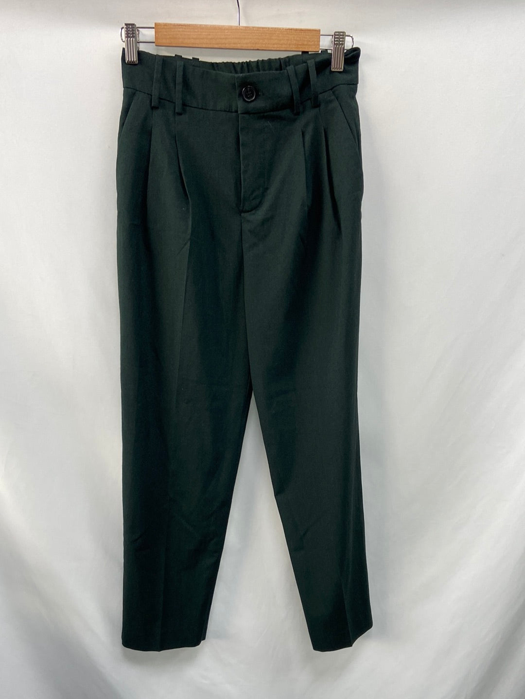 ZARA.Pantalones pinza verdes T.xs