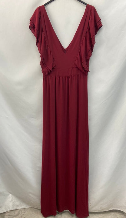 BY CLÉA.Vestido largo burdeos volantes (36,38 y 40)