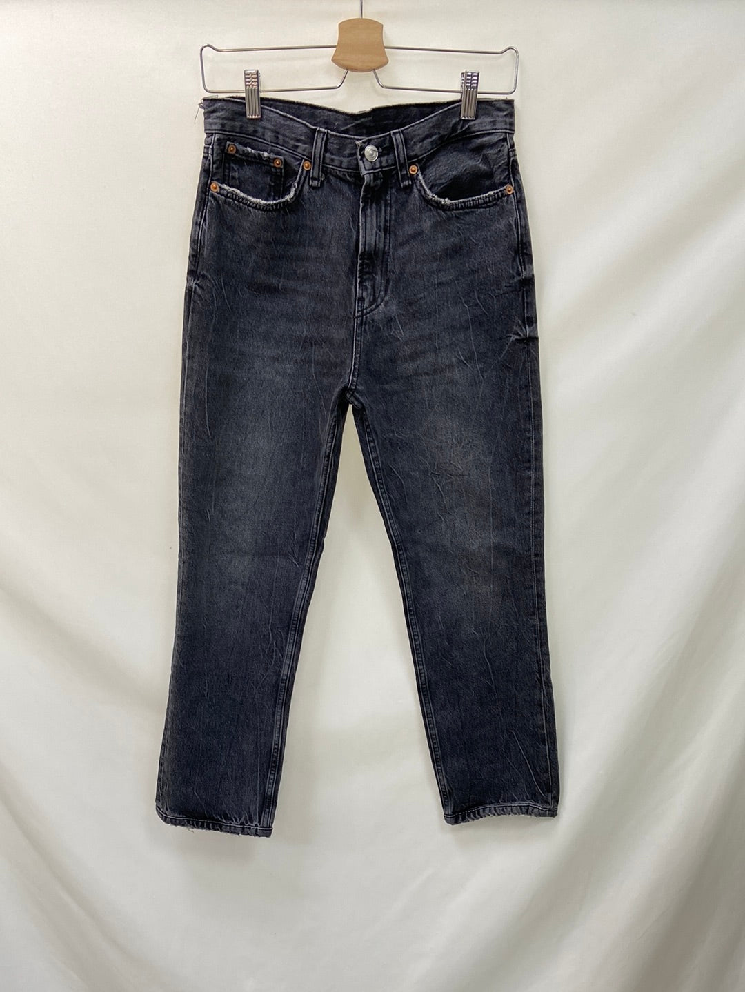 ZARA.Vaqueros grises efecto lavado T.38