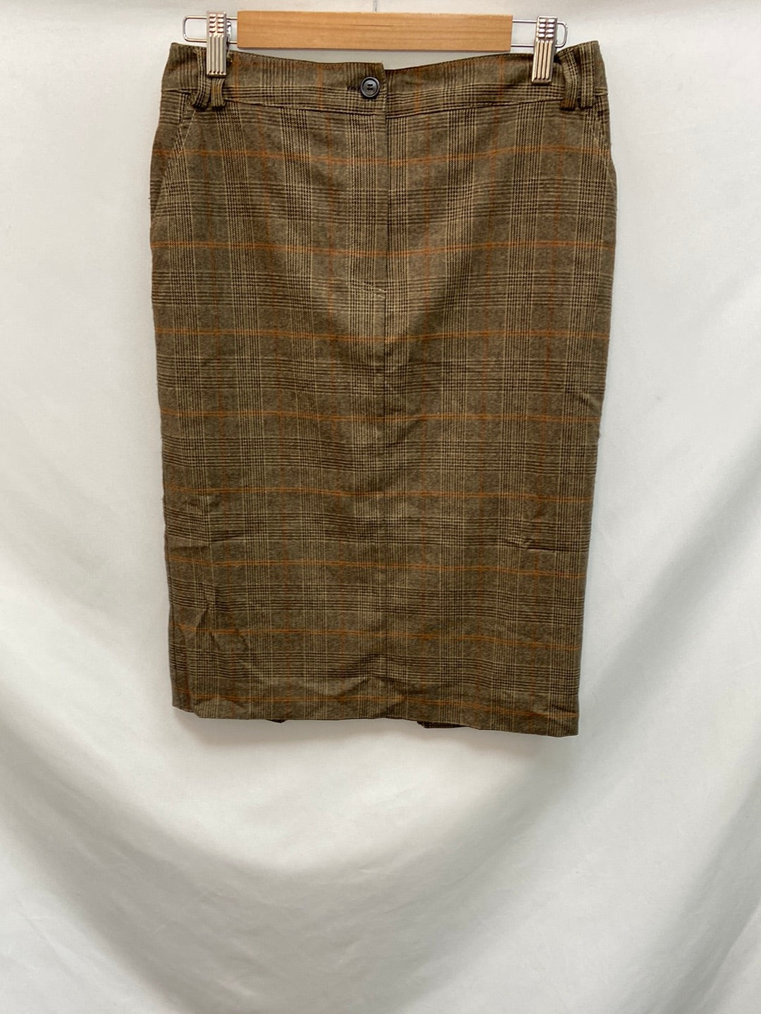 YERA. Checkered skirt size 38