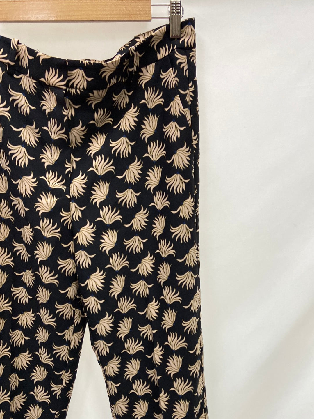 MANGO.Pantalones formales estampados T.38