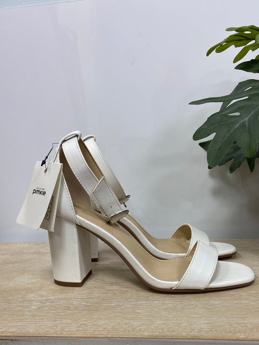 PIMKIE.Sandalia blanca tira T.38