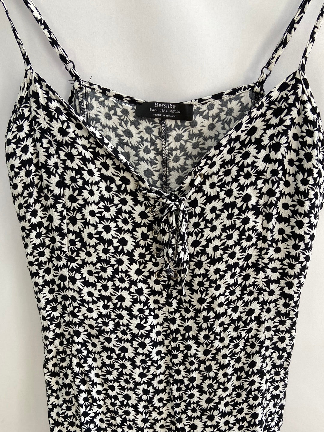 BERSHKA.Mono corto flores t.l(s)