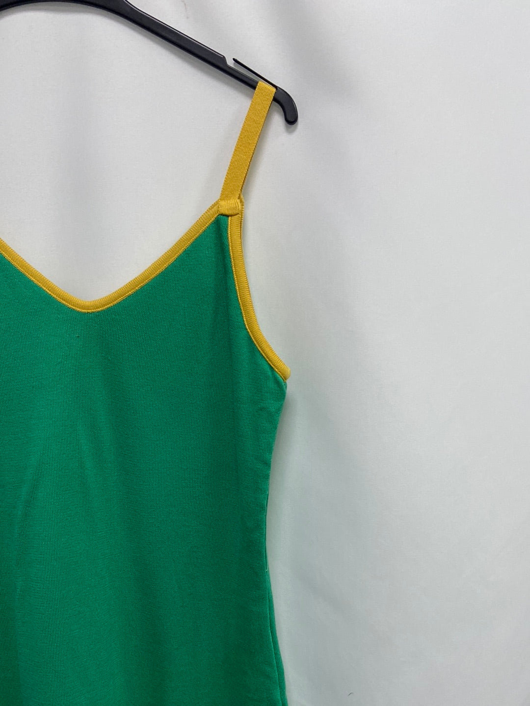 OTRAS. Vestido midi  punto verde T.m/l