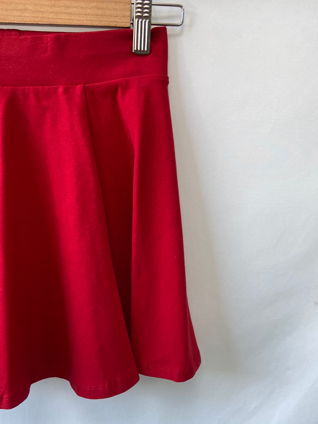 H&M.Falda roja elástica T.XS