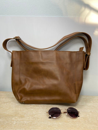 CUIROTS BCN. Camel leather bag