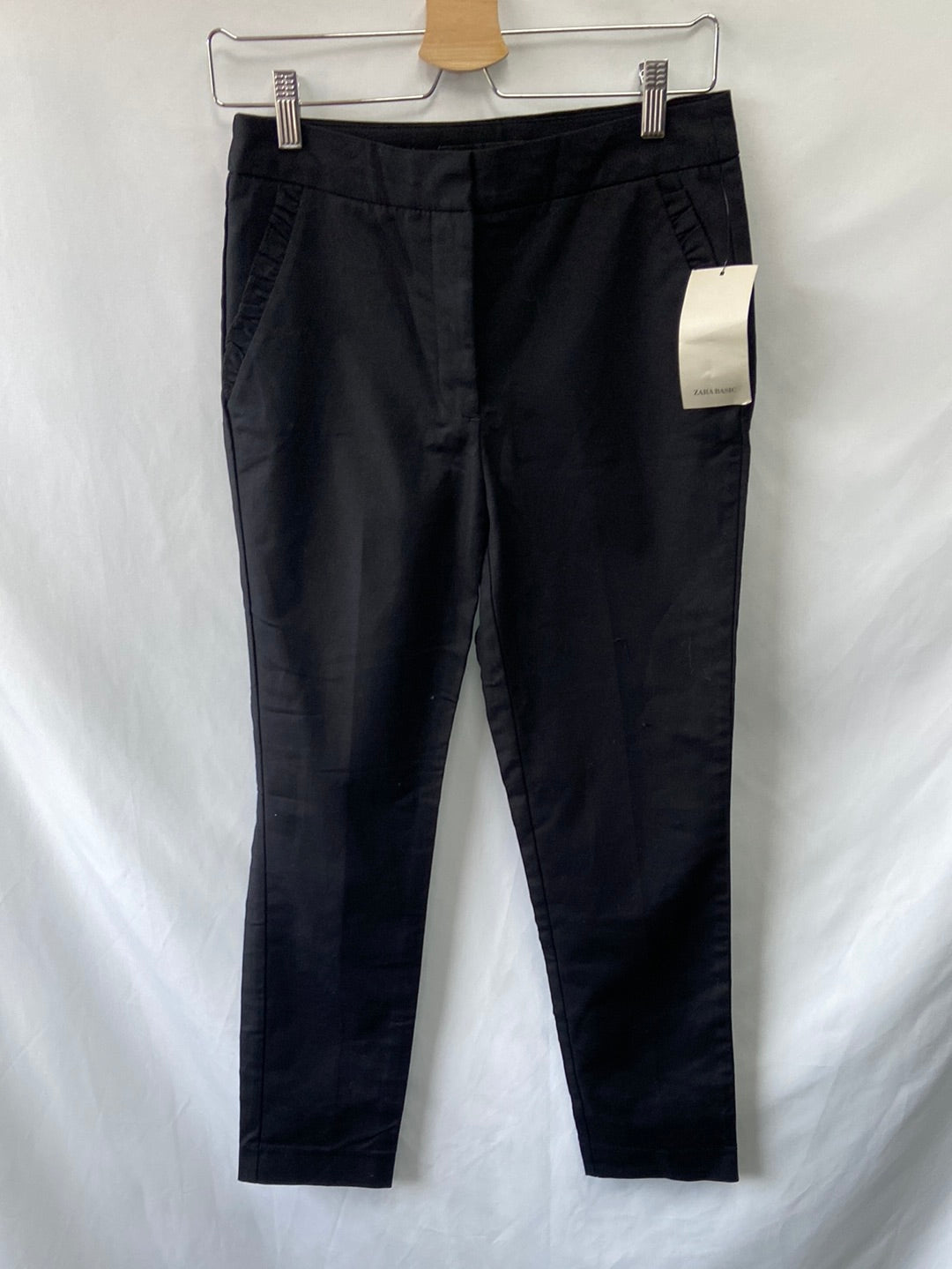 ZARA. Black trousers with ruffled pockets Tm