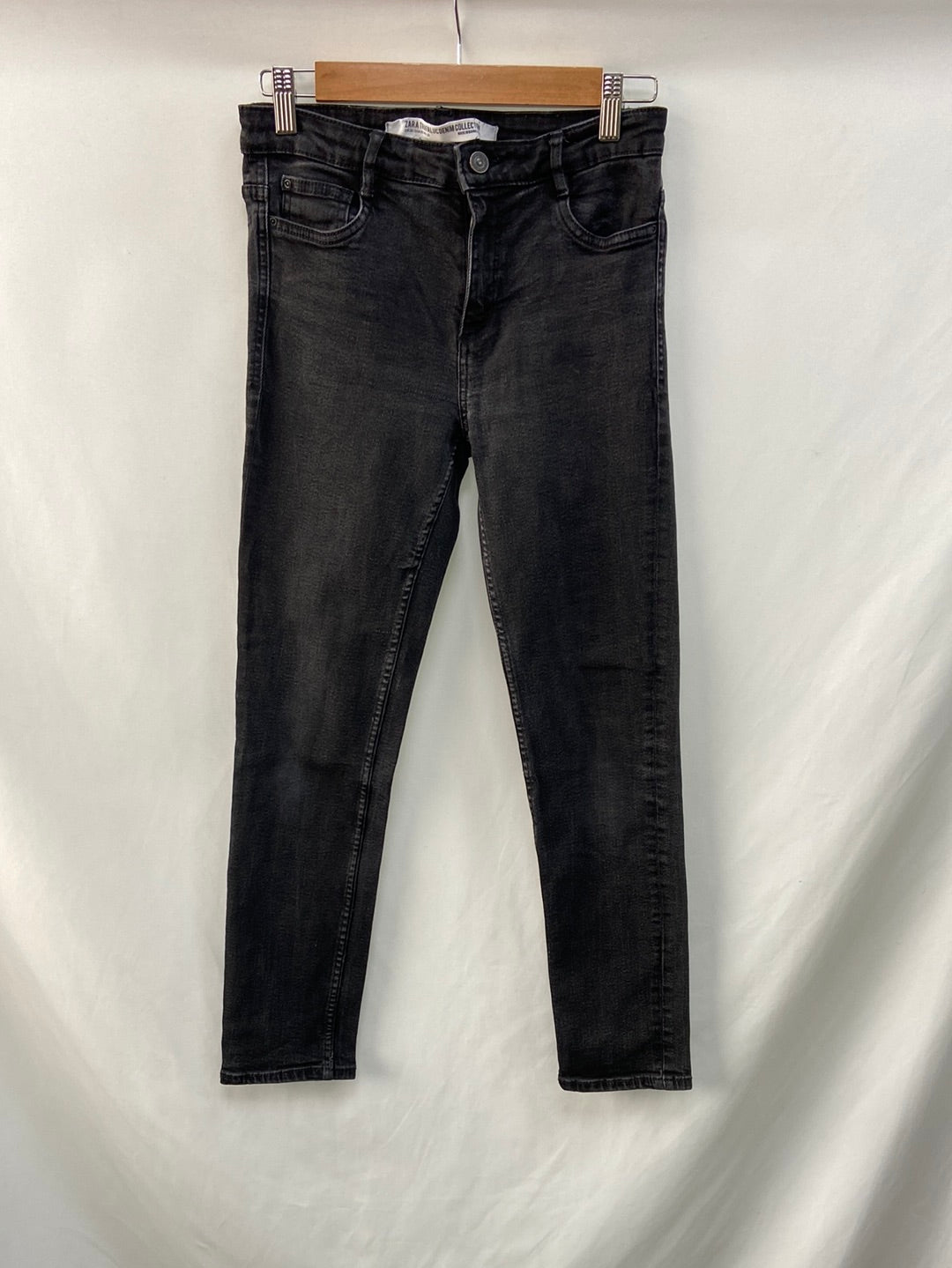 ZARA. Black skinny jeans size 38