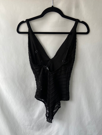 BERSHKA.Body negro textura T.M