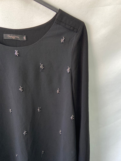 GRACE&MILA.Blusa negra pedrería T.s