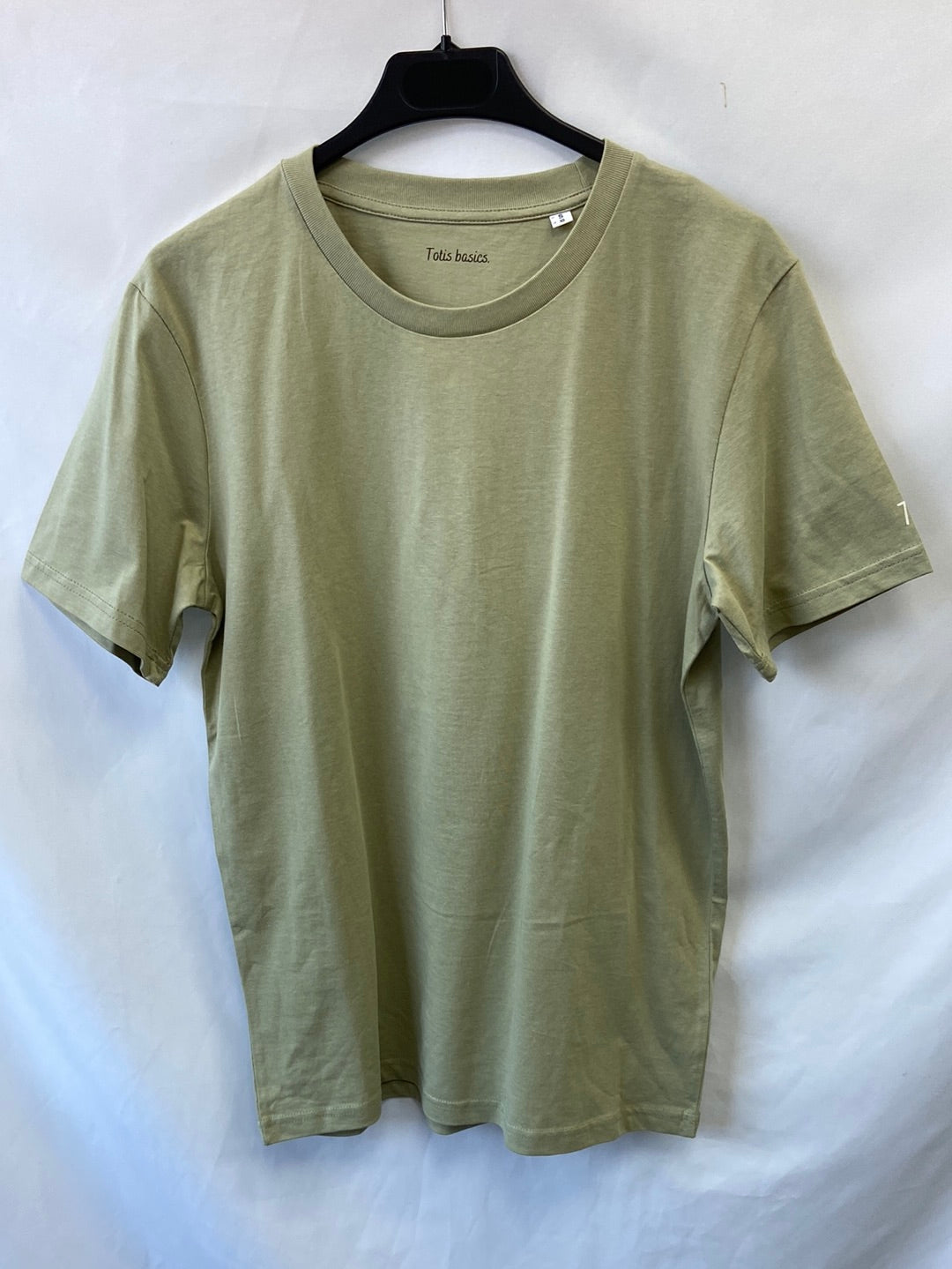 TOTIS BASICS.Pastel green t-shirt Ts