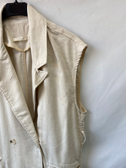 VIELA. Beige linen-style vest TM (Tara)