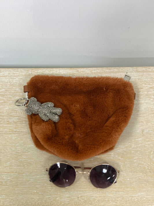 PARFOIS. Furry handbag