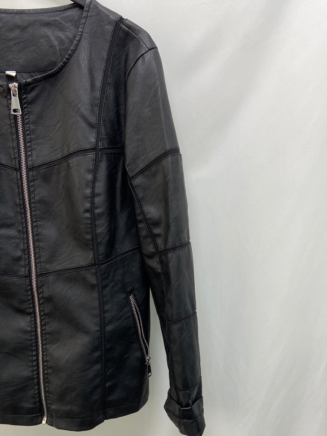 OTHERS. Black leatherette jacket TS/M