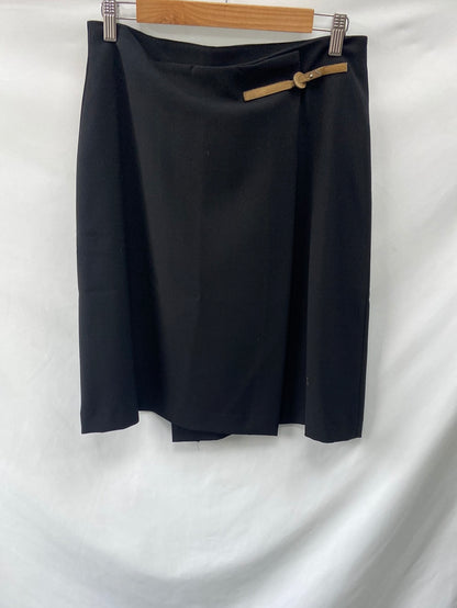 OTRAS.Falda negra cruzada T.40